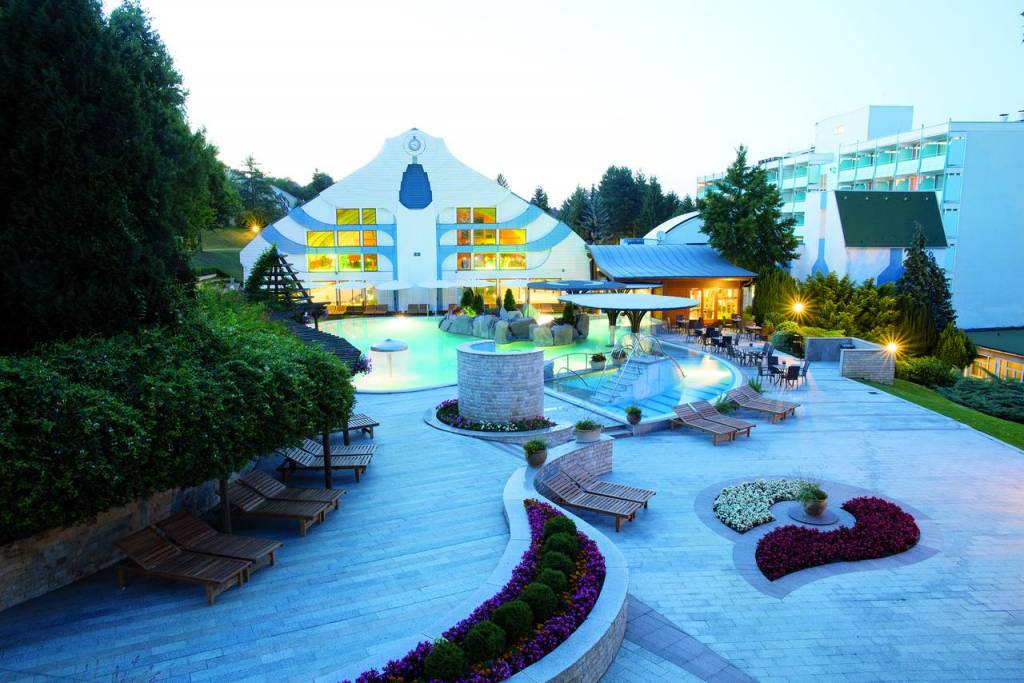 Отель NaturMed Hotel Carbona 4* Хевиз, Венгрия